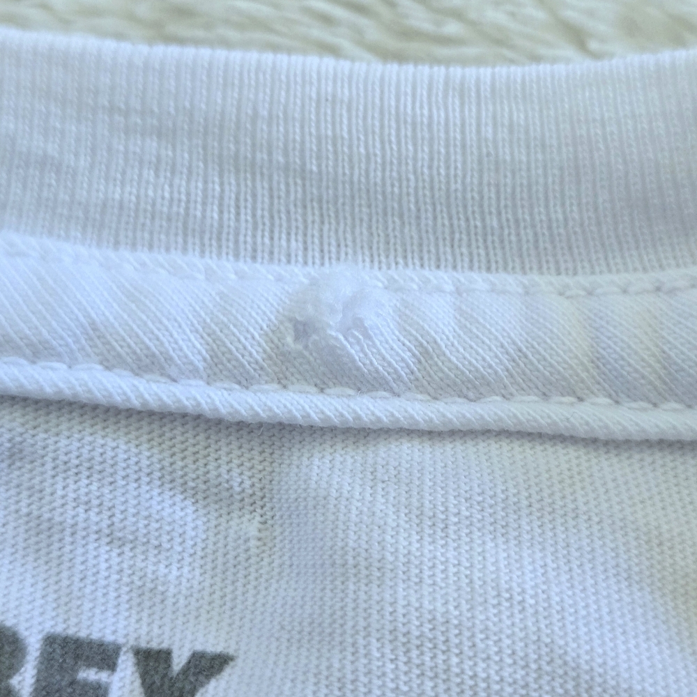 Obey Worldwide🌐 Peace✌️ Dove🕊 Graphic Tee👕 - NWT - Picture 14 of 15